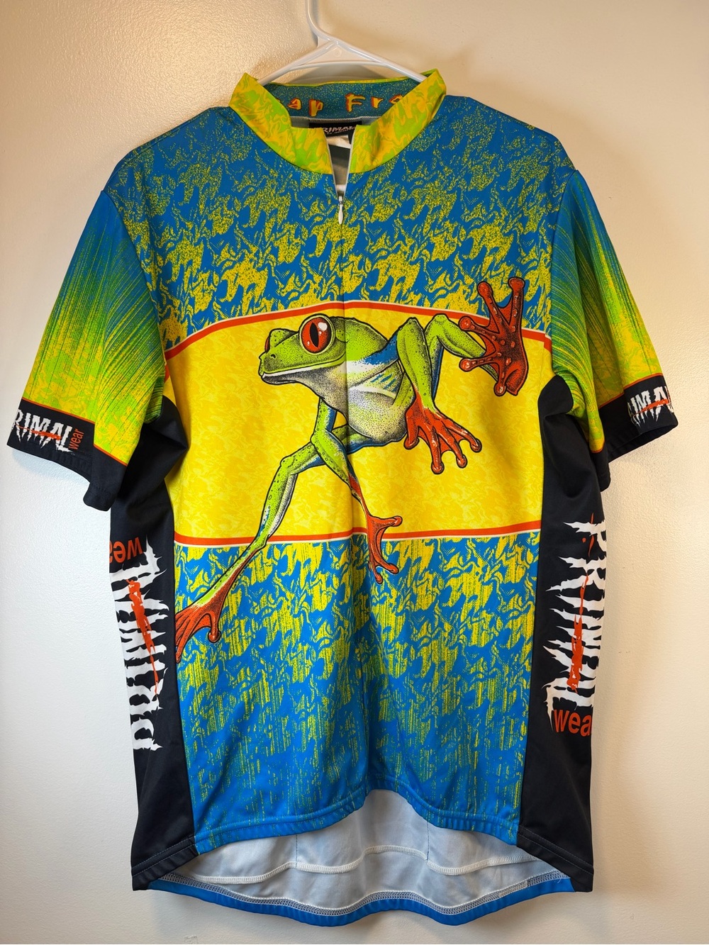 Primal Cycling Jersey with bright colors tree Frog graphic back pockets Men’s XL